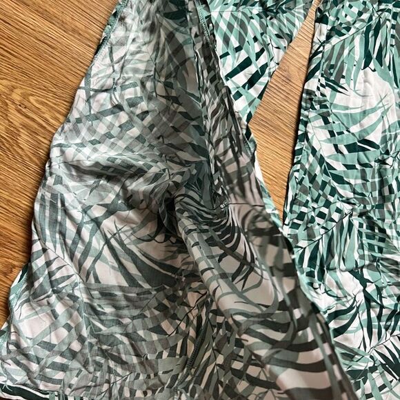 Adore me tropical print green white open side slit flare leg pants size small - Picture 5 of 5